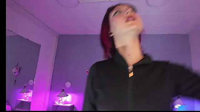 Zoe Lynch  online show from October 16, 11:57 am