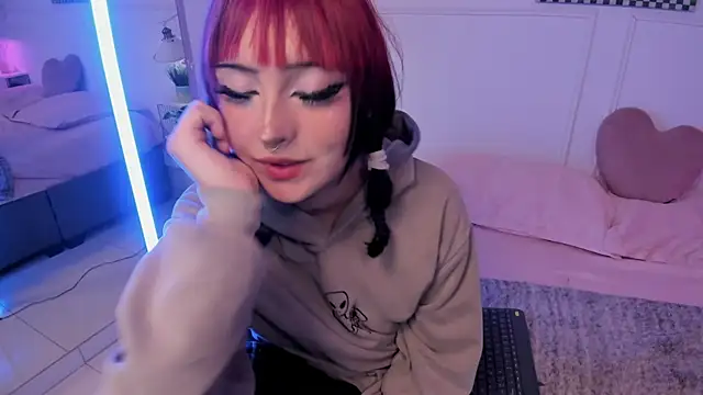 Zoe Lynch  online show from April 24, 12:41 pm