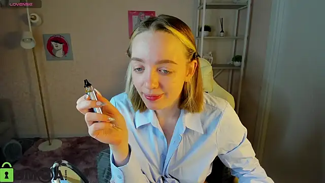 R0cket bunny online show from October 8, 1:43 am