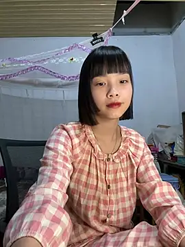 andymi1 online show from April 8, 1:24 pm