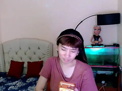 ShantalFoxxy  online show from April 25, 1:14 pm