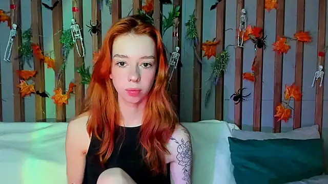 Lori Williams online show from November 5, 1:22 am