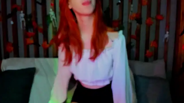 Lori Williams online show from November 1, 1:43 am