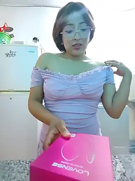 airamoon online show from November 30, 2:38 am