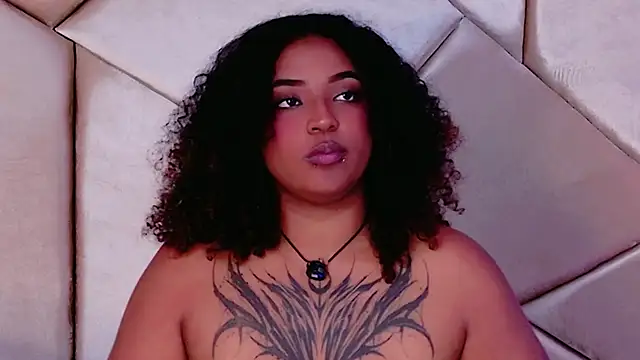 Cristal-Jonnes online show from April 25, 1:41 pm