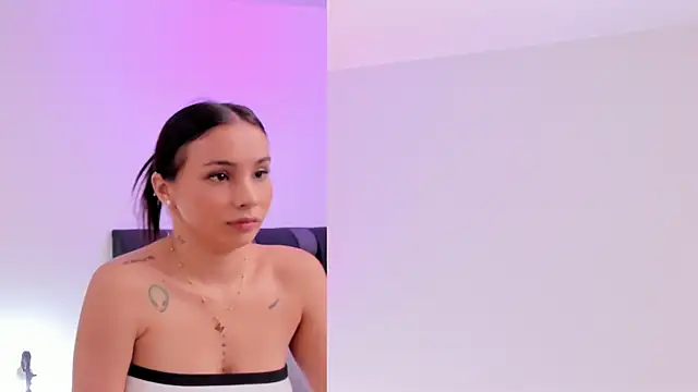 maily zanss online show from April 26, 7:33 pm