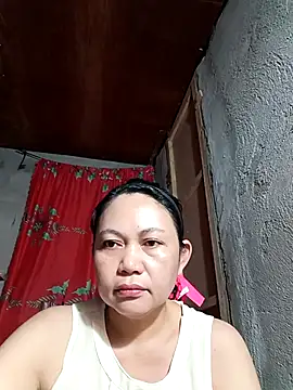 Snapshot of Everleigh_mom chatting on October 10, 7:52 pm Everleigh mom online show from October 10, 7:52 pm