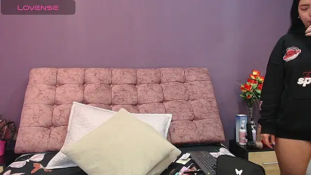 KateWelsin online show from December 1, 7:38 pm