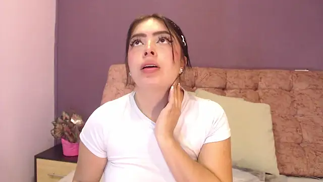 KateWelsin online show from April 11, 7:39 pm