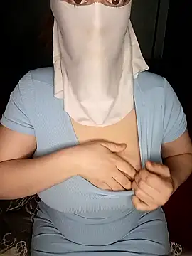 Lamia Queen  online show from January 15, 8:42 am