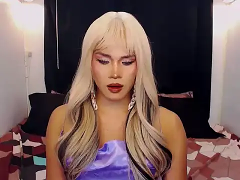 YllanaAltheaXxX online show from January 13, 4:00 pm