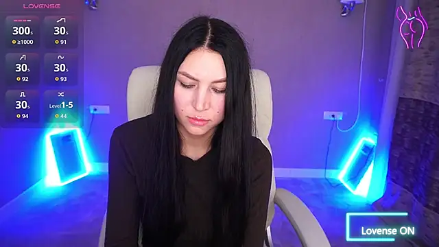 EliseVelour online show from December 4, 2:30 pm