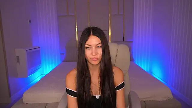 EliseVelour online show from October 3, 1:05 pm