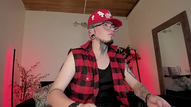 tyler jones  online show from April 7, 5:31 am