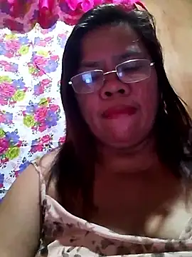 Snapshot of Huge_mama69 chatting on September 21, 1:26 am Huge mama69 online show from September 21, 1:26 am