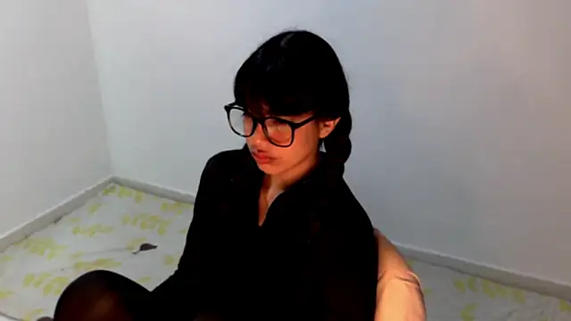 meganmiauu online show from June 5, 10:32 am