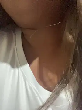 EmilyDuran  online show from June 26, 1:07 am