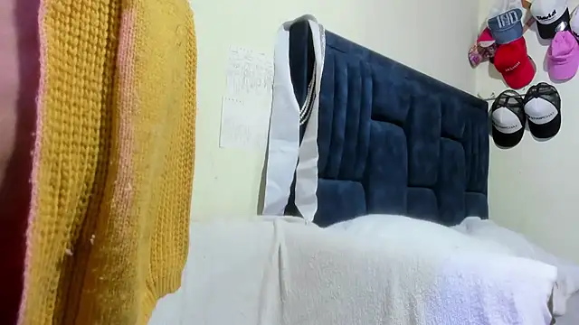 EmilyDuran  online show from July 30, 2:12 am