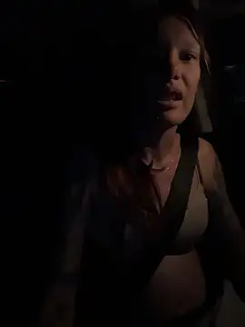 bratlipss online show from April 22, 3:58 am