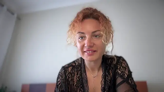 Reddgiirl online show from April 21, 7:59 am