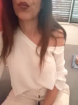 Snapshot of Esmeralda_passion chatting on October 2, 1:38 pm Esmeralda passion online show from October 2, 1:38 pm