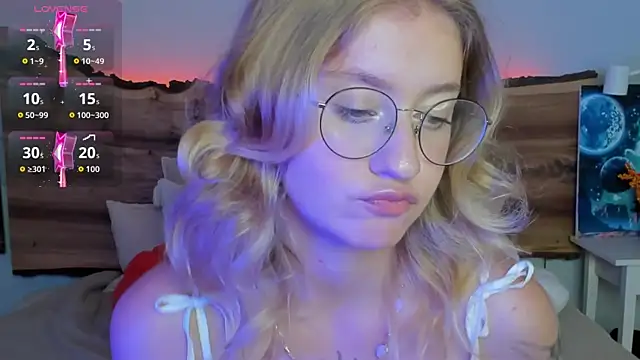 Nerissa xo online show from September 19, 8:08 pm