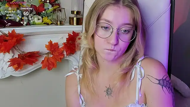 Nerissa xo online show from October 1, 8:03 pm