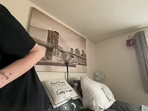 Curvy-Jinx online show from March 31, 7:30 am