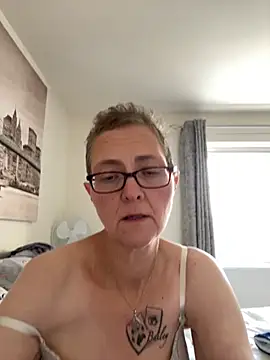 Curvy-Jinx online show from September 24, 7:51 am