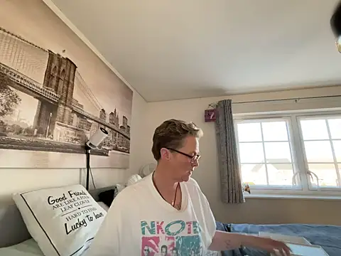 Curvy-Jinx online show from March 18, 3:50 pm