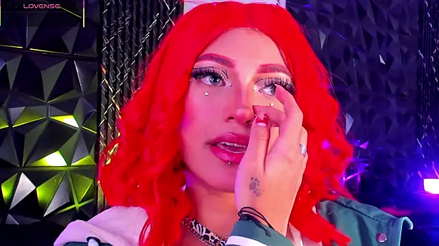 katierouge  online show from January 13, 5:46 am