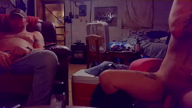 Luv2SuckBWC92 online show from March 13, 7:09 am