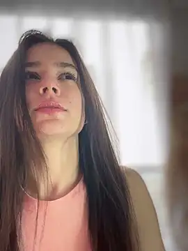 Sofi Leal online show from October 16, 12:30 pm