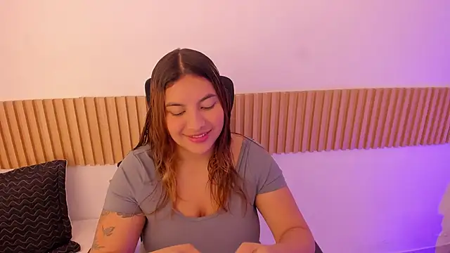 OliviaSweett online show from October 30, 7:04 pm