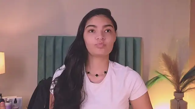 LunaAspen  online show from April 21, 5:53 pm