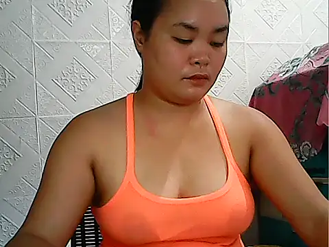 CreamyPussy4uxx online show from May 15, 11:29 pm