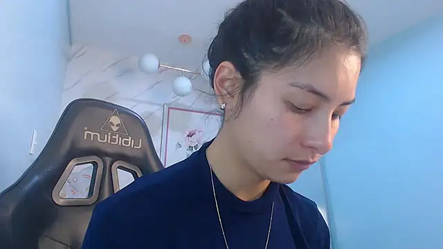 victoria hernandez t  online show from April 27, 12:57 pm