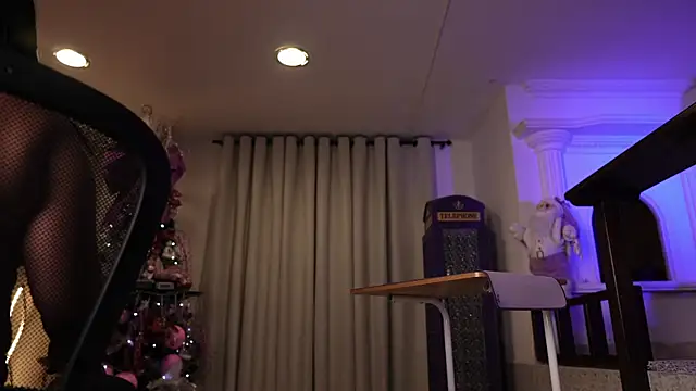 vaniaa95 online show from December 15, 12:27 am