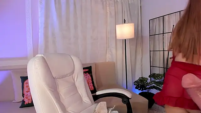 kissme cutie online show from February 23, 7:35 pm