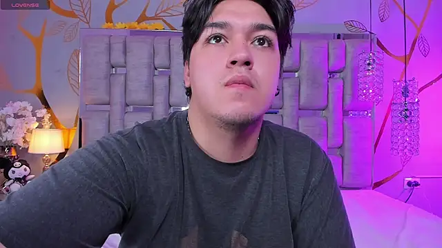 EmilyANDrew  online show from November 19, 4:56 am