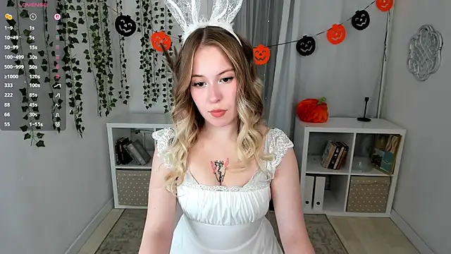 LanaRoselle online show from October 31, 2:10 pm