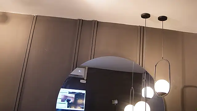 Ariaa Isabell online show from April 22, 6:38 pm