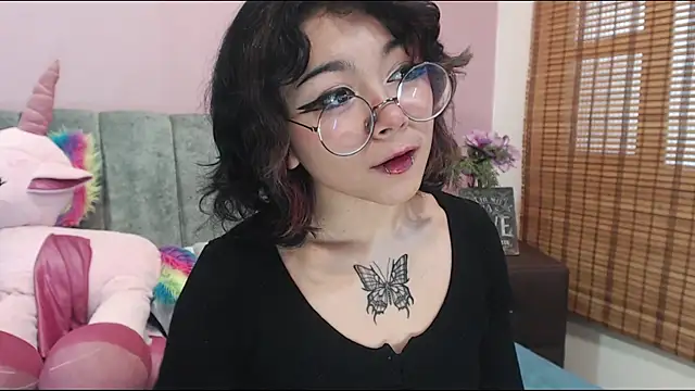 TerumiKitty online show from May 5, 8:01 pm