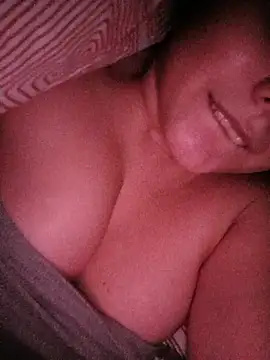 Theredcorazon online show from August 9, 7:56 am
