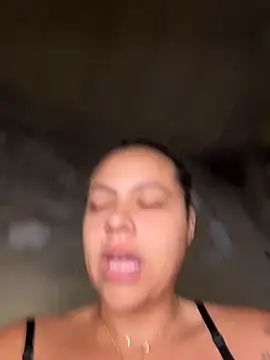 Chloe Leaozinho online show from April 25, 12:41 pm