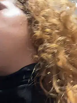 Chloe Leaozinho online show from February 9, 10:12 pm