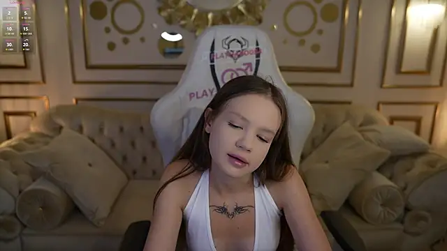 Claire Dreams online show from September 24, 2:38 pm