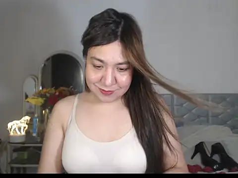 stellahugeX online show from December 1, 5:15 pm