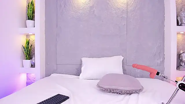 LovelyEyesx online show from April 25, 5:10 pm