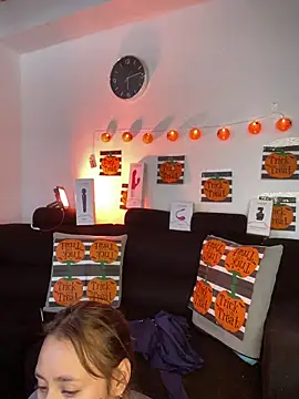 juliana-mancini online show from October 27, 7:41 pm